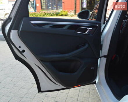 Белый Порше Масан, объемом двигателя 3 л и пробегом 88 тыс. км за 31900 $, фото 29 на Automoto.ua