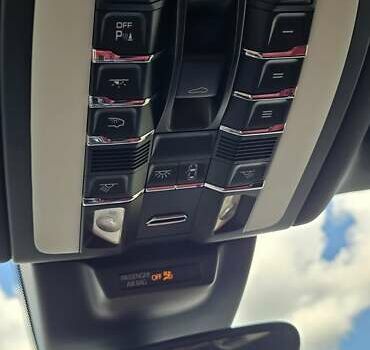 Порше Масан 2018 в Луцке на Automoto.ua Белый Порше Масан, объемом двигателя 1.98 л и пробегом 122 тыс. км за 28300 $, фото 3 на Automoto.ua