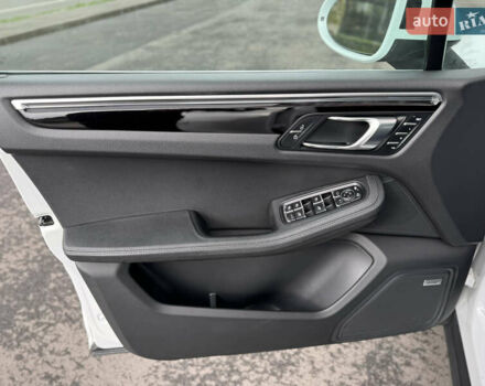 Белый Порше Масан, объемом двигателя 3 л и пробегом 130 тыс. км за 36500 $, фото 42 на Automoto.ua