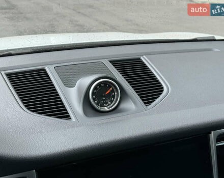 Белый Порше Масан, объемом двигателя 3 л и пробегом 130 тыс. км за 36500 $, фото 70 на Automoto.ua