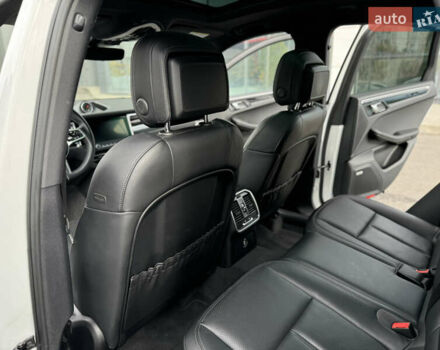 Белый Порше Масан, объемом двигателя 3 л и пробегом 130 тыс. км за 35500 $, фото 54 на Automoto.ua