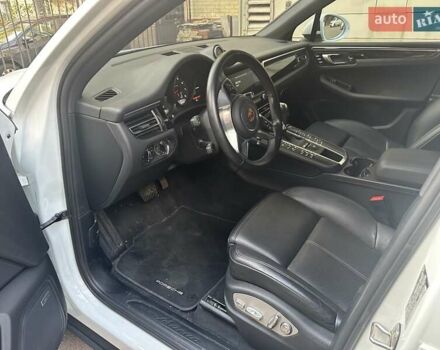 Белый Порше Масан, объемом двигателя 1.98 л и пробегом 57 тыс. км за 37700 $, фото 8 на Automoto.ua