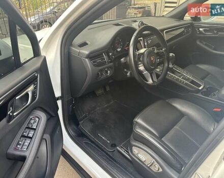 Белый Порше Масан, объемом двигателя 1.98 л и пробегом 57 тыс. км за 37700 $, фото 7 на Automoto.ua