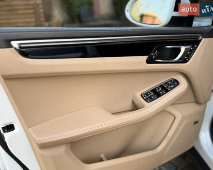 Білий Порше Масан, об'ємом двигуна 3 л та пробігом 29 тис. км за 45000 $, фото 26 на Automoto.ua