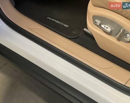 Белый Порше Масан, объемом двигателя 1.98 л и пробегом 31 тыс. км за 55302 $, фото 20 на Automoto.ua