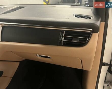 Белый Порше Масан, объемом двигателя 1.98 л и пробегом 31 тыс. км за 55302 $, фото 44 на Automoto.ua