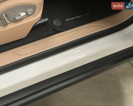 Белый Порше Масан, объемом двигателя 1.98 л и пробегом 31 тыс. км за 55302 $, фото 23 на Automoto.ua