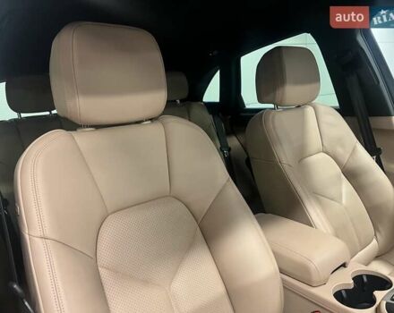 Белый Порше Масан, объемом двигателя 1.98 л и пробегом 31 тыс. км за 55302 $, фото 46 на Automoto.ua