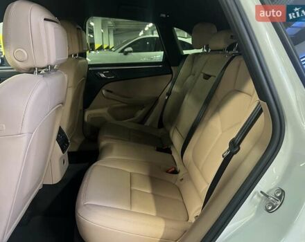 Белый Порше Масан, объемом двигателя 1.98 л и пробегом 31 тыс. км за 55302 $, фото 39 на Automoto.ua