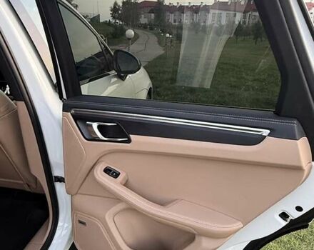 Белый Порше Масан, объемом двигателя 1.98 л и пробегом 50 тыс. км за 60000 $, фото 16 на Automoto.ua