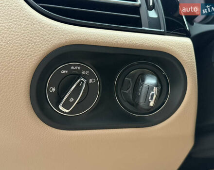 Белый Порше Масан, объемом двигателя 1.98 л и пробегом 37 тыс. км за 69000 $, фото 43 на Automoto.ua