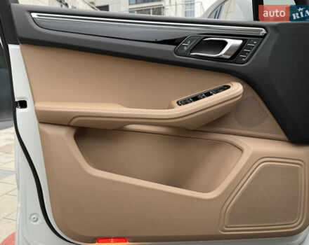 Белый Порше Масан, объемом двигателя 1.98 л и пробегом 37 тыс. км за 69000 $, фото 52 на Automoto.ua