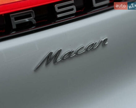 Белый Порше Масан, объемом двигателя 1.98 л и пробегом 37 тыс. км за 69000 $, фото 38 на Automoto.ua