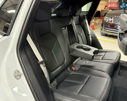 Белый Порше Масан, объемом двигателя 2.89 л и пробегом 3 тыс. км за 72000 $, фото 49 на Automoto.ua