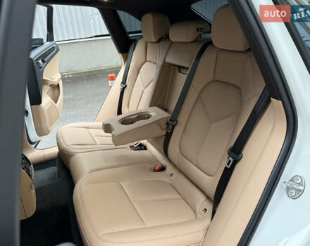 Белый Порше Масан, объемом двигателя 1.98 л и пробегом 37 тыс. км за 69000 $, фото 51 на Automoto.ua