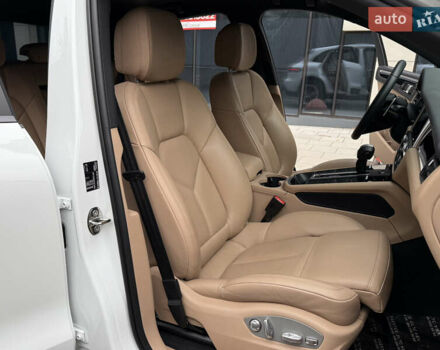 Порше Масан 2023 у Києві на Automoto.ua Білий Порше Масан, об'ємом двигуна 1.98 л та пробігом 37 тис. км за 68000 $, фото 45 на Automoto.ua