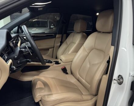 Білий Порше Масан, об'ємом двигуна 2 л та пробігом 37 тис. км за 68000 $, фото 5 на Automoto.ua