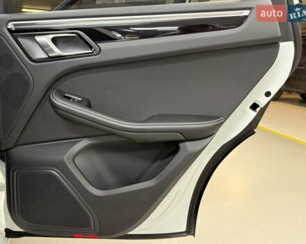 Белый Порше Масан, объемом двигателя 2.89 л и пробегом 3 тыс. км за 72000 $, фото 55 на Automoto.ua