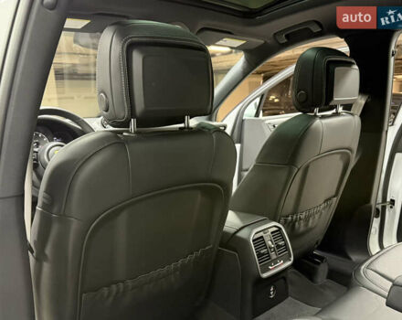 Белый Порше Масан, объемом двигателя 2.89 л и пробегом 3 тыс. км за 72000 $, фото 47 на Automoto.ua