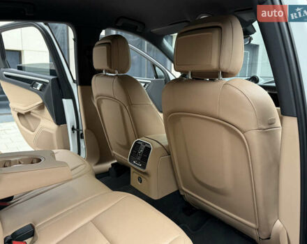 Белый Порше Масан, объемом двигателя 1.98 л и пробегом 37 тыс. км за 69000 $, фото 49 на Automoto.ua