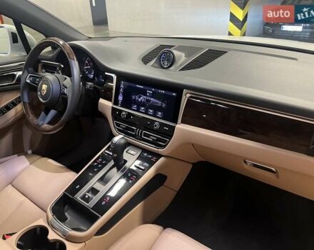 Белый Порше Масан, объемом двигателя 1.98 л и пробегом 14 тыс. км за 67420 $, фото 42 на Automoto.ua
