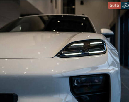 Білий Порше Масан, об'ємом двигуна 0 л та пробігом 17 тис. км за 87800 $, фото 5 на Automoto.ua