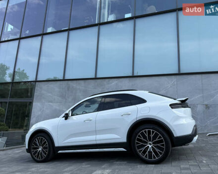 Белый Порше Масан, объемом двигателя 0 л и пробегом 17 тыс. км за 86800 $, фото 4 на Automoto.ua