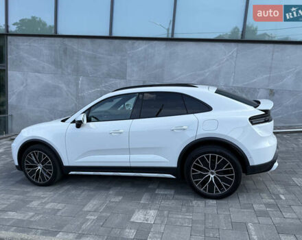 Белый Порше Масан, объемом двигателя 0 л и пробегом 17 тыс. км за 86800 $, фото 8 на Automoto.ua