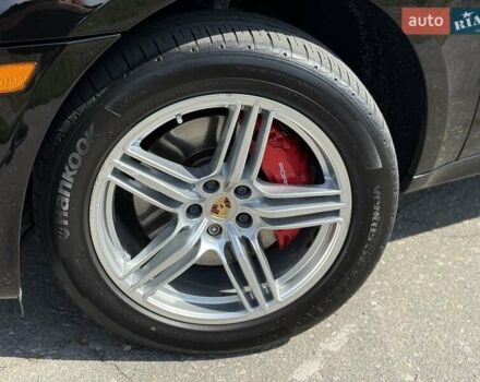 Черный Порше Масан, объемом двигателя 3.6 л и пробегом 125 тыс. км за 27000 $, фото 3 на Automoto.ua