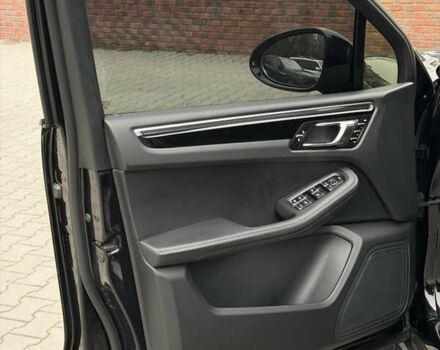 Черный Порше Масан, объемом двигателя 3 л и пробегом 103 тыс. км за 32000 $, фото 8 на Automoto.ua