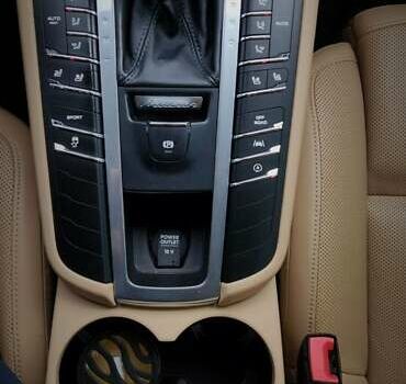 Порше Масан 2018 в Киеве на Automoto.ua Черный Порше Масан, объемом двигателя 1.98 л и пробегом 80 тыс. км за 33000 $, фото 16 на Automoto.ua