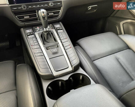 Черный Порше Масан, объемом двигателя 2 л и пробегом 12 тыс. км за 65999 $, фото 38 на Automoto.ua