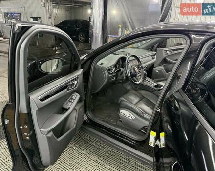 Черный Порше Масан, объемом двигателя 1.98 л и пробегом 9 тыс. км за 62000 $, фото 11 на Automoto.ua