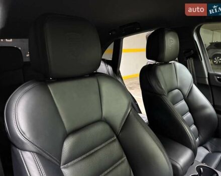 Черный Порше Масан, объемом двигателя 1.98 л и пробегом 23 тыс. км за 67500 $, фото 95 на Automoto.ua