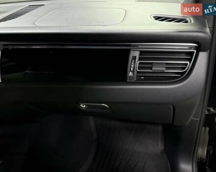 Черный Порше Масан, объемом двигателя 1.98 л и пробегом 23 тыс. км за 67500 $, фото 98 на Automoto.ua