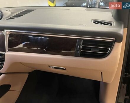 Черный Порше Масан, объемом двигателя 1.98 л и пробегом 3 тыс. км за 79539 $, фото 46 на Automoto.ua