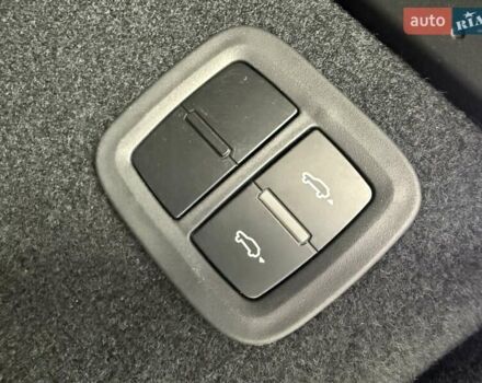 Порше Масан 2024 у Києві на Automoto.ua Чорний Порше Масан, об'ємом двигуна 0 л та пробігом 1 тис. км за 115555 $, фото 1 на Automoto.ua