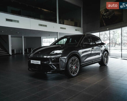 Черный Порше Масан, объемом двигателя 0 л и пробегом 12 тыс. км за 121200 $, фото 7 на Automoto.ua