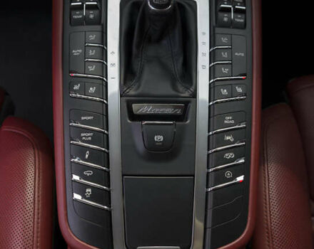 Порше Масан 2017 в Одессе на Automoto.ua Красный Порше Масан, объемом двигателя 3 л и пробегом 102 тыс. км за 41900 $, фото 32 на Automoto.ua