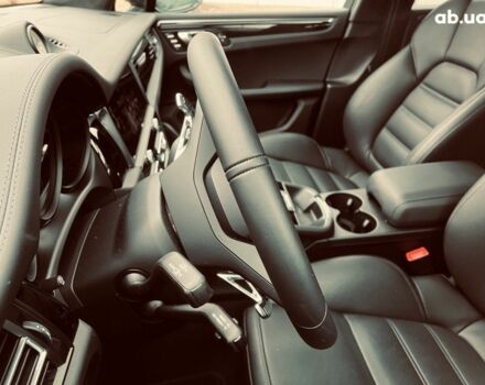 Порше Масан, объемом двигателя 3 л и пробегом 7 тыс. км за 115201 $, фото 1 на Automoto.ua