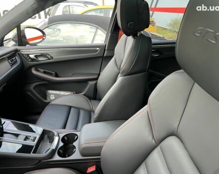 Порше Масан, объемом двигателя 3 л и пробегом 1 тыс. км за 117592 $, фото 2 на Automoto.ua