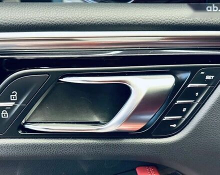 Порше Масан, об'ємом двигуна 3 л та пробігом 14 тис. км за 89700 $, фото 22 на Automoto.ua
