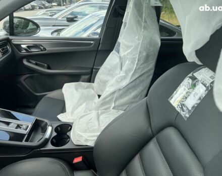 Порше Масан, объемом двигателя 3 л и пробегом 0 тыс. км за 122591 $, фото 7 на Automoto.ua