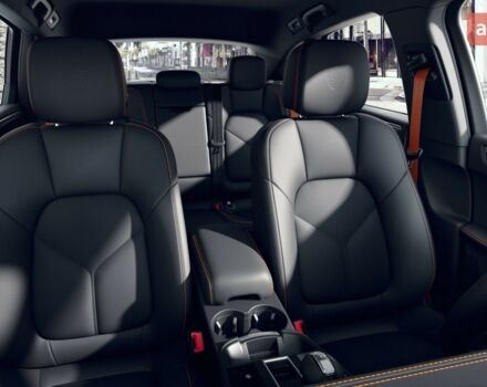 Порше Масан, объемом двигателя 1.98 л и пробегом 0 тыс. км за 93826 $, фото 4 на Automoto.ua