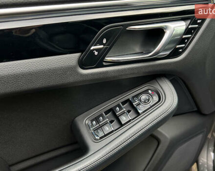 Сірий Порше Масан, об'ємом двигуна 3 л та пробігом 159 тис. км за 21200 $, фото 26 на Automoto.ua