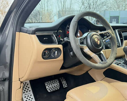 Серый Порше Масан, объемом двигателя 2.89 л и пробегом 106 тыс. км за 30500 $, фото 12 на Automoto.ua