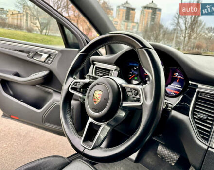 Серый Порше Масан, объемом двигателя 2 л и пробегом 76 тыс. км за 31500 $, фото 22 на Automoto.ua