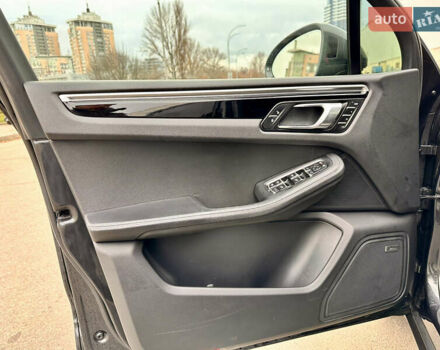 Серый Порше Масан, объемом двигателя 2 л и пробегом 76 тыс. км за 31500 $, фото 36 на Automoto.ua