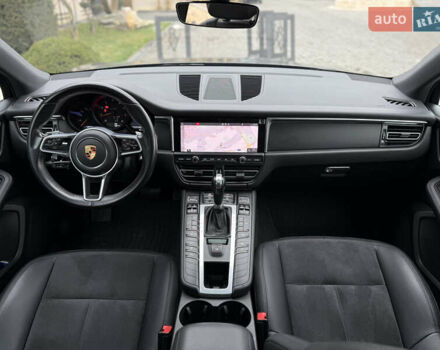 Серый Порше Масан, объемом двигателя 2 л и пробегом 42 тыс. км за 53990 $, фото 45 на Automoto.ua
