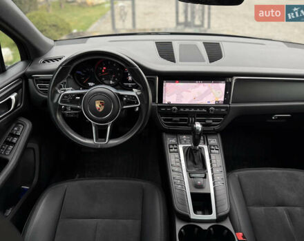 Серый Порше Масан, объемом двигателя 2 л и пробегом 42 тыс. км за 53990 $, фото 46 на Automoto.ua